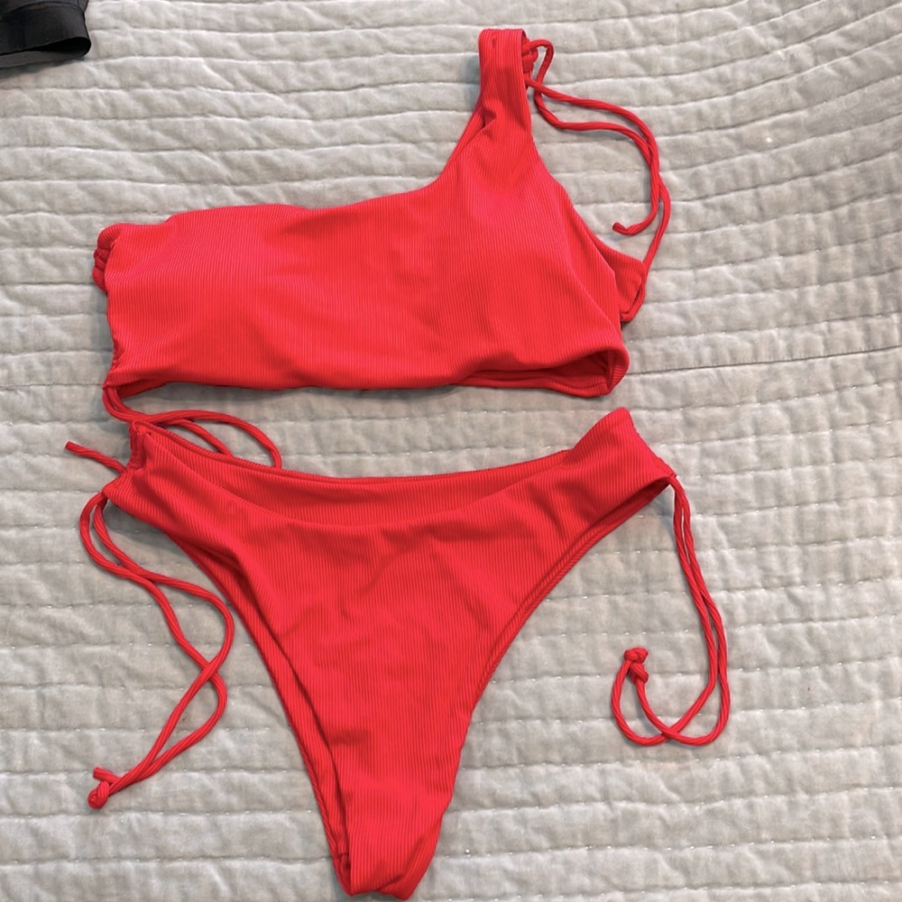 SHEIN NEW RED RIBBED BIKINI SIZE LARGE